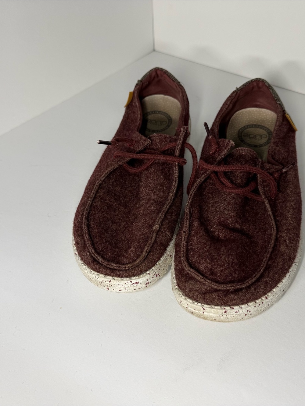 Women’s casual Burgundy Slip-On Shoes with Laces